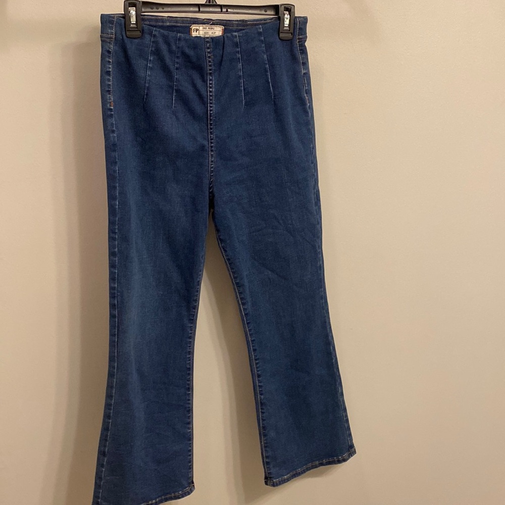 Free people stretchy waist crop Jean